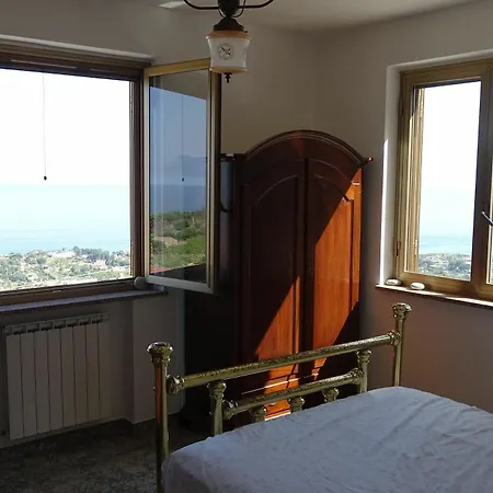 With One Bedroom In Santa Domenica , With Wonderful Sea View Tropea